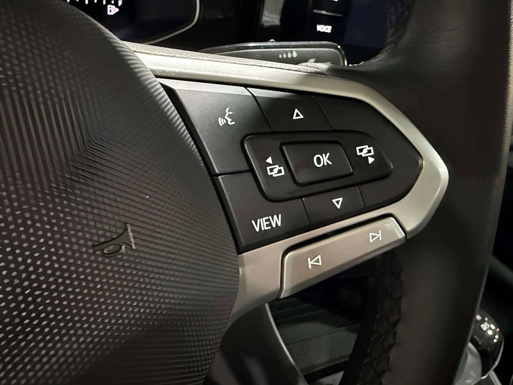 2025 Volkswagen Jetta SE - Photo 24