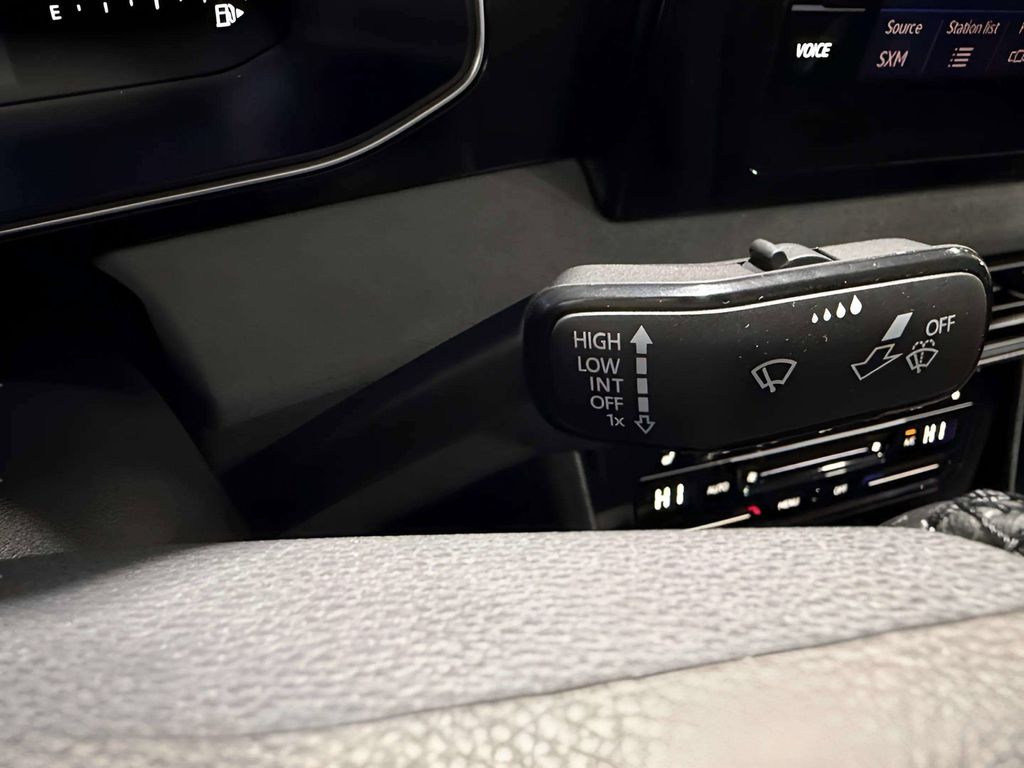 2025 Volkswagen Jetta SE - Photo 34