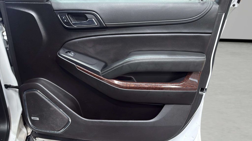 2020 GMC Yukon SLE - Photo 9