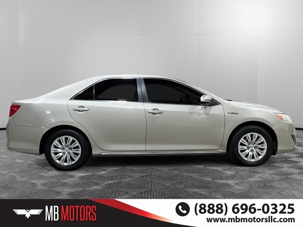 Used 2013 Toyota Camry Hybrid LE Sedan