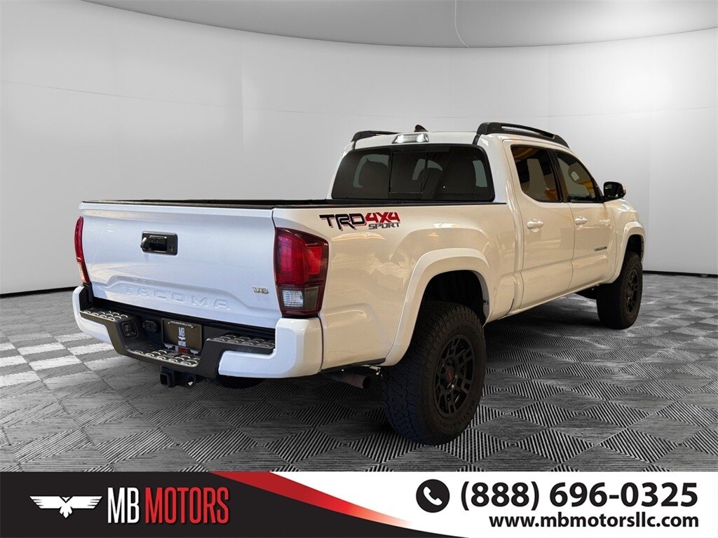 2019 Toyota Tacoma TRD Sport photo 3
