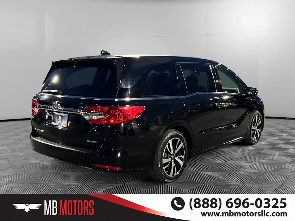 2019 Honda Odyssey Touring photo 3