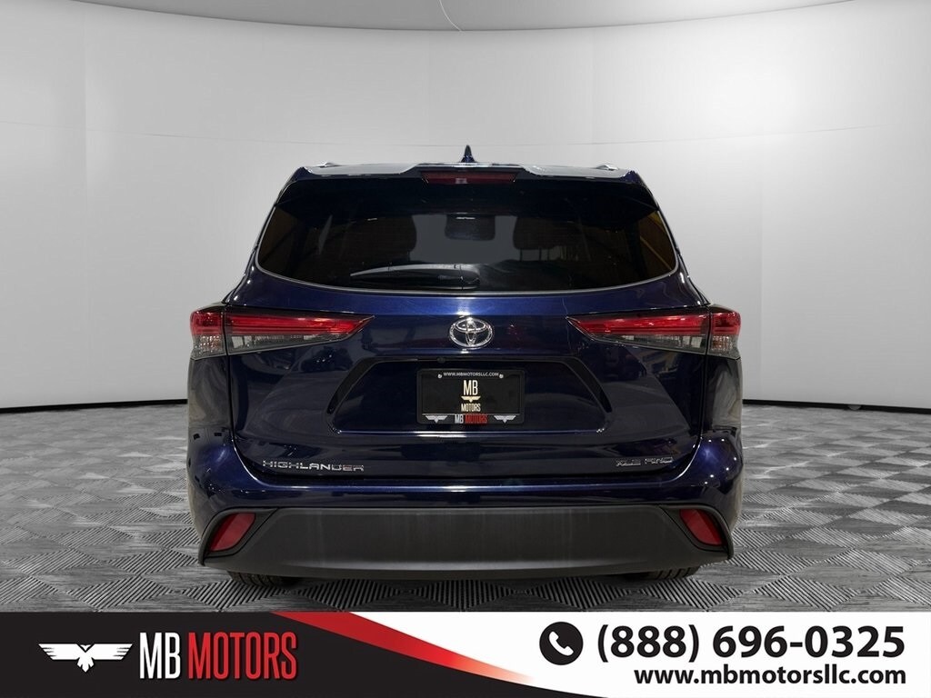 2022 Toyota Highlander XLE photo 4