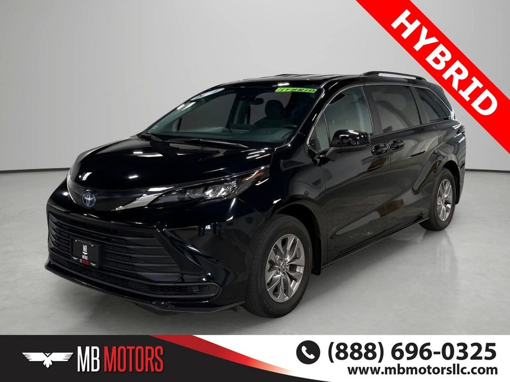 Used 2024 Toyota Sienna LE Van Passenger Van
