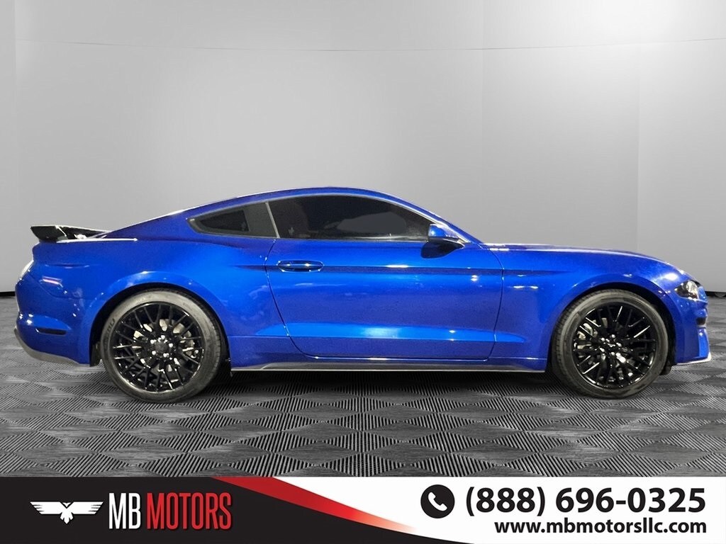 2018 Ford Mustang EcoBoost photo 2