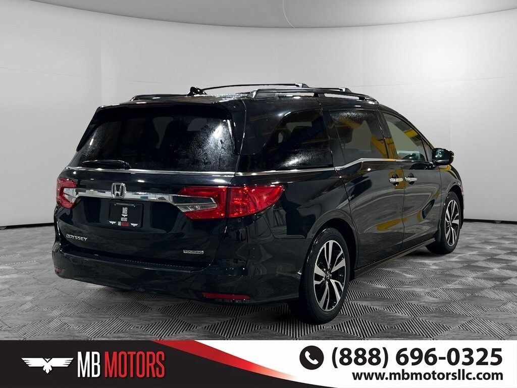 2019 Honda Odyssey Touring photo 3
