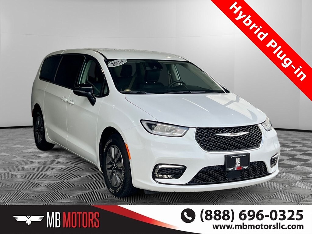Used 2024 Chrysler Pacifica Plug-In Hybrid Select Van Passenger Van
