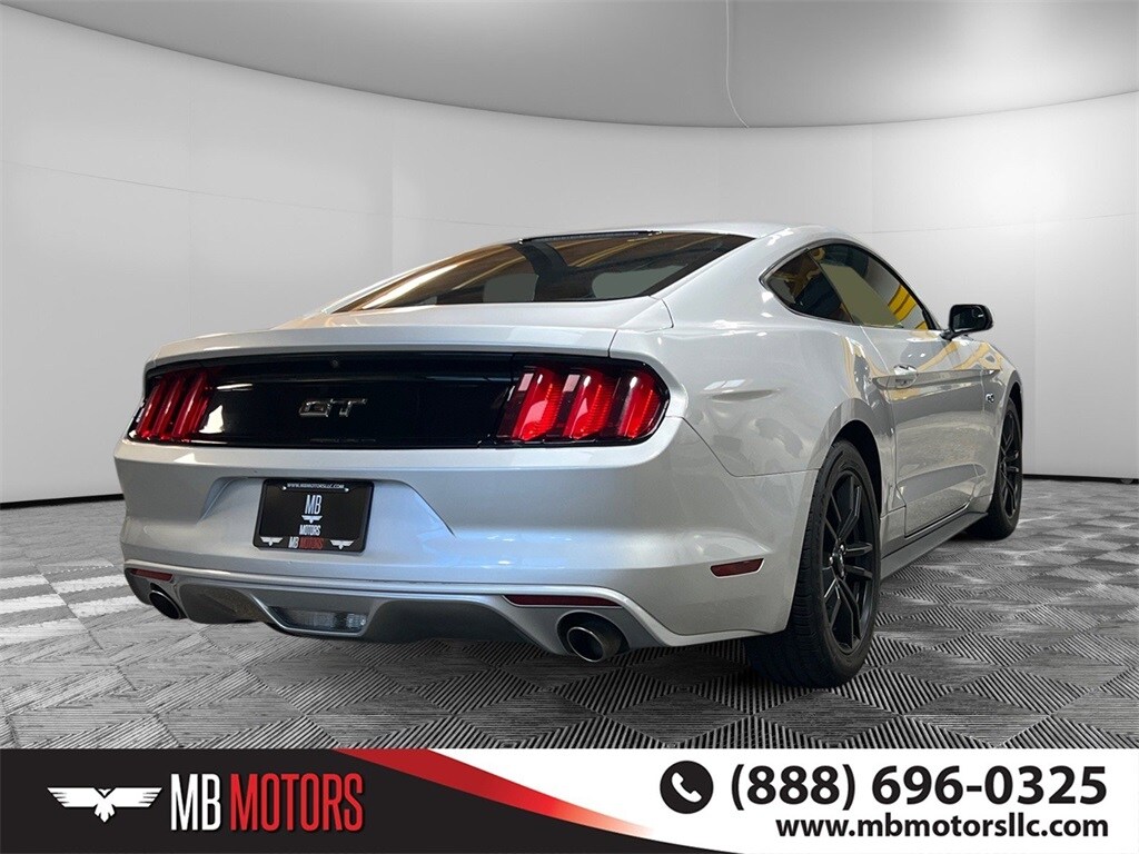2017 Ford Mustang GT photo 3