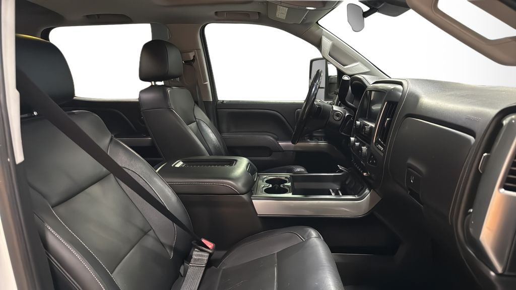 2018 Chevrolet Silverado 3500HD LTZ - Photo 10