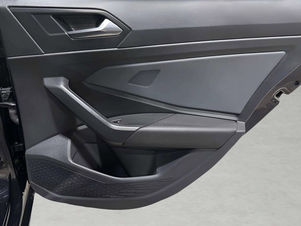 2025 Volkswagen Jetta SE - Photo 14