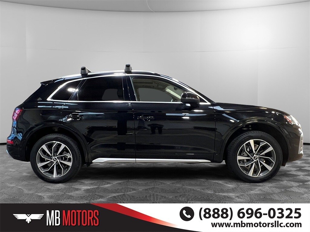 2022 Audi Q5 45 S line Prestige photo 2