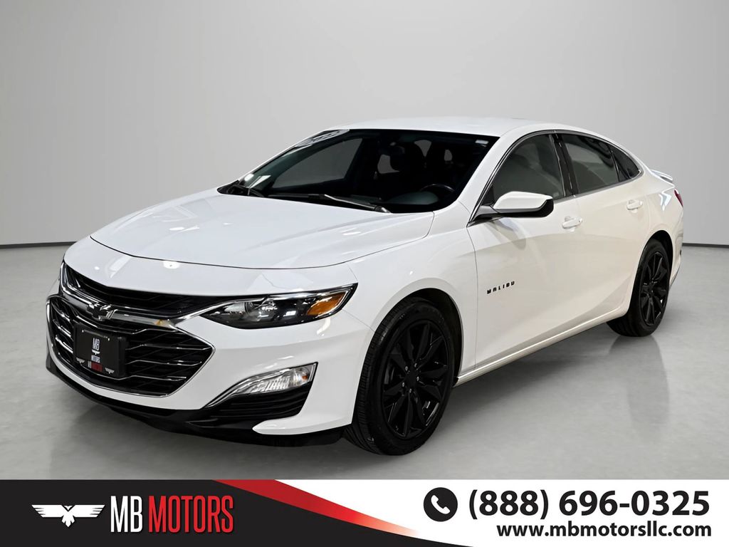 2022 Chevrolet Malibu RS's photo