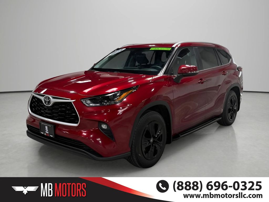 2024 Toyota Highlander XLE AWD's photo