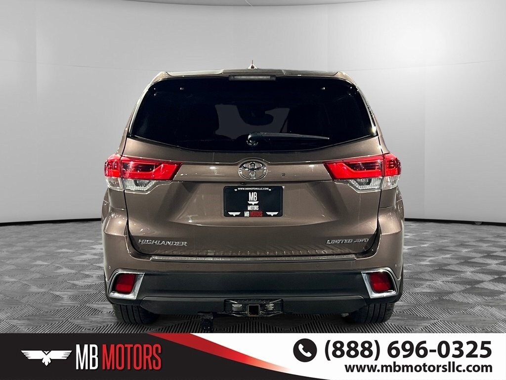 2017 Toyota Highlander Limited Platinum photo 4