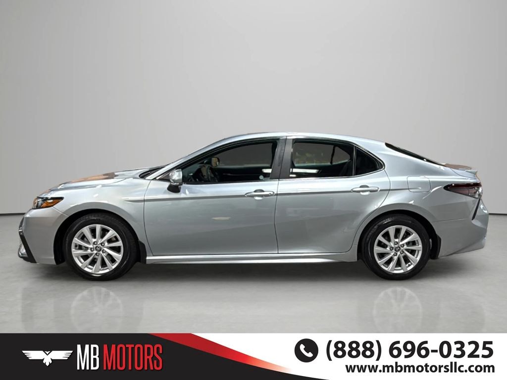 Used 2023 Toyota Camry SE Sedan