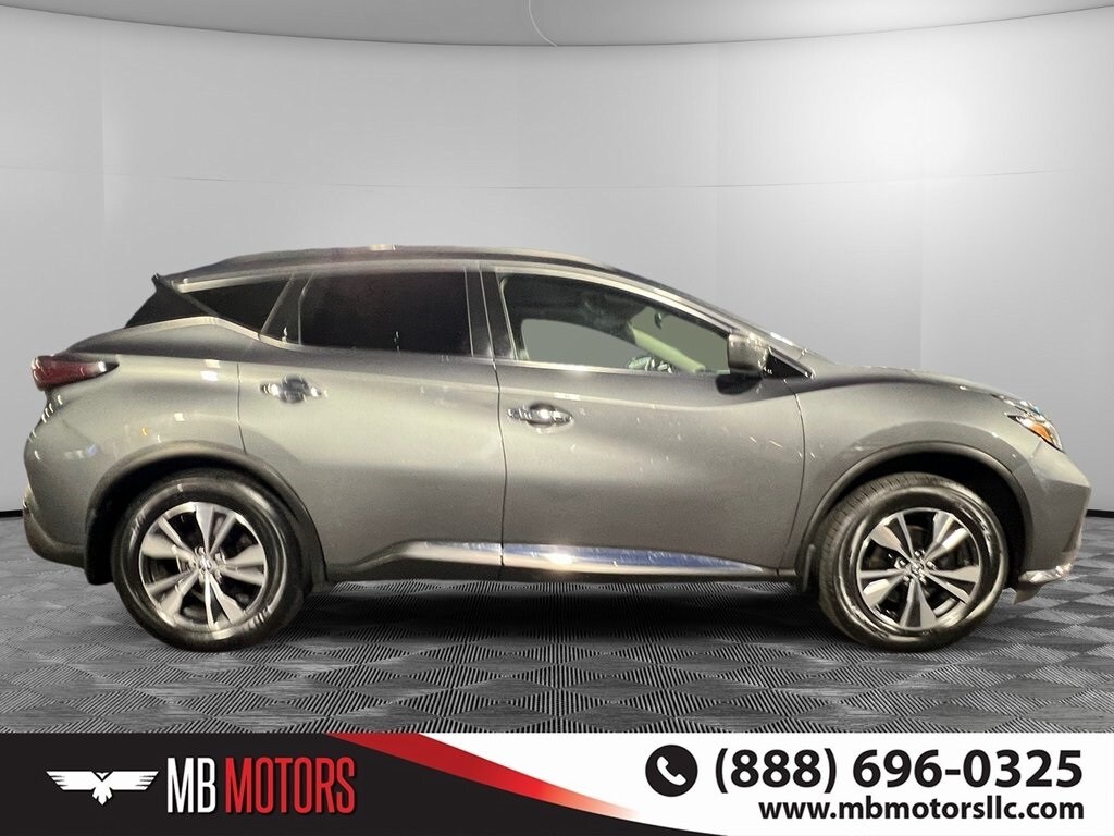2019 Nissan Murano SV photo 2