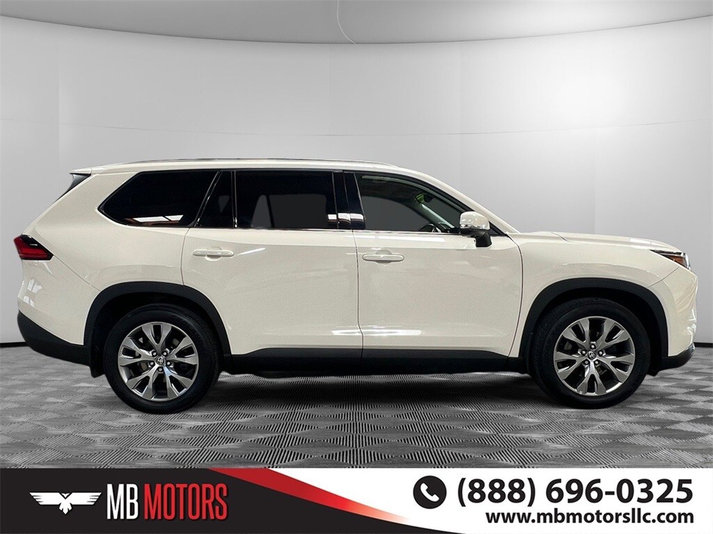 2024 Toyota Highlander Hybrid Limited photo 2