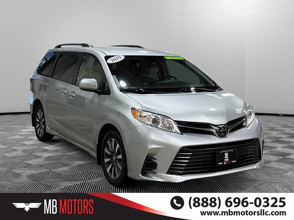 2019 Toyota Sienna LE V6