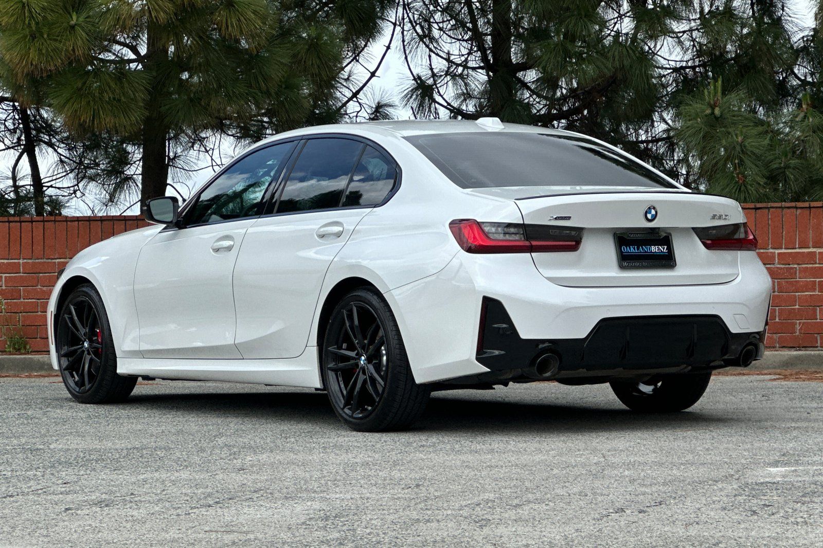 2023 BMW 3 Series 330i - Photo 6