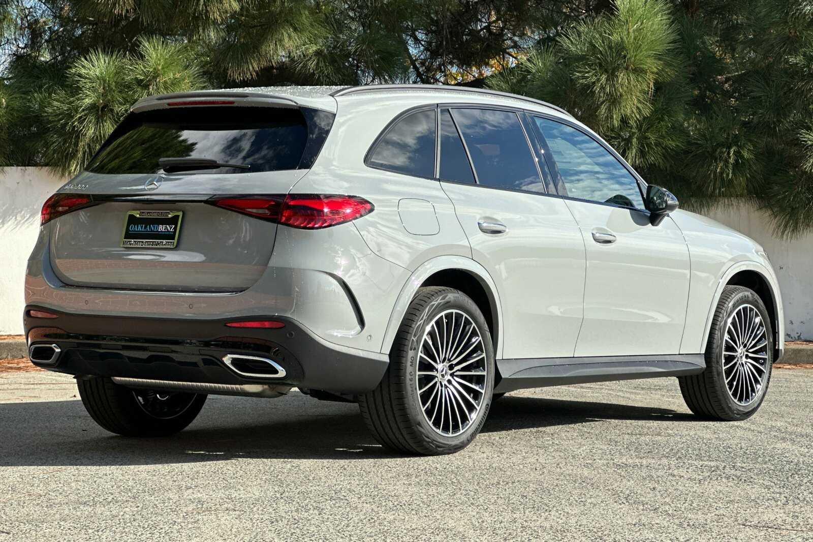 2026 Mercedes Benz GLC 300 photo 4