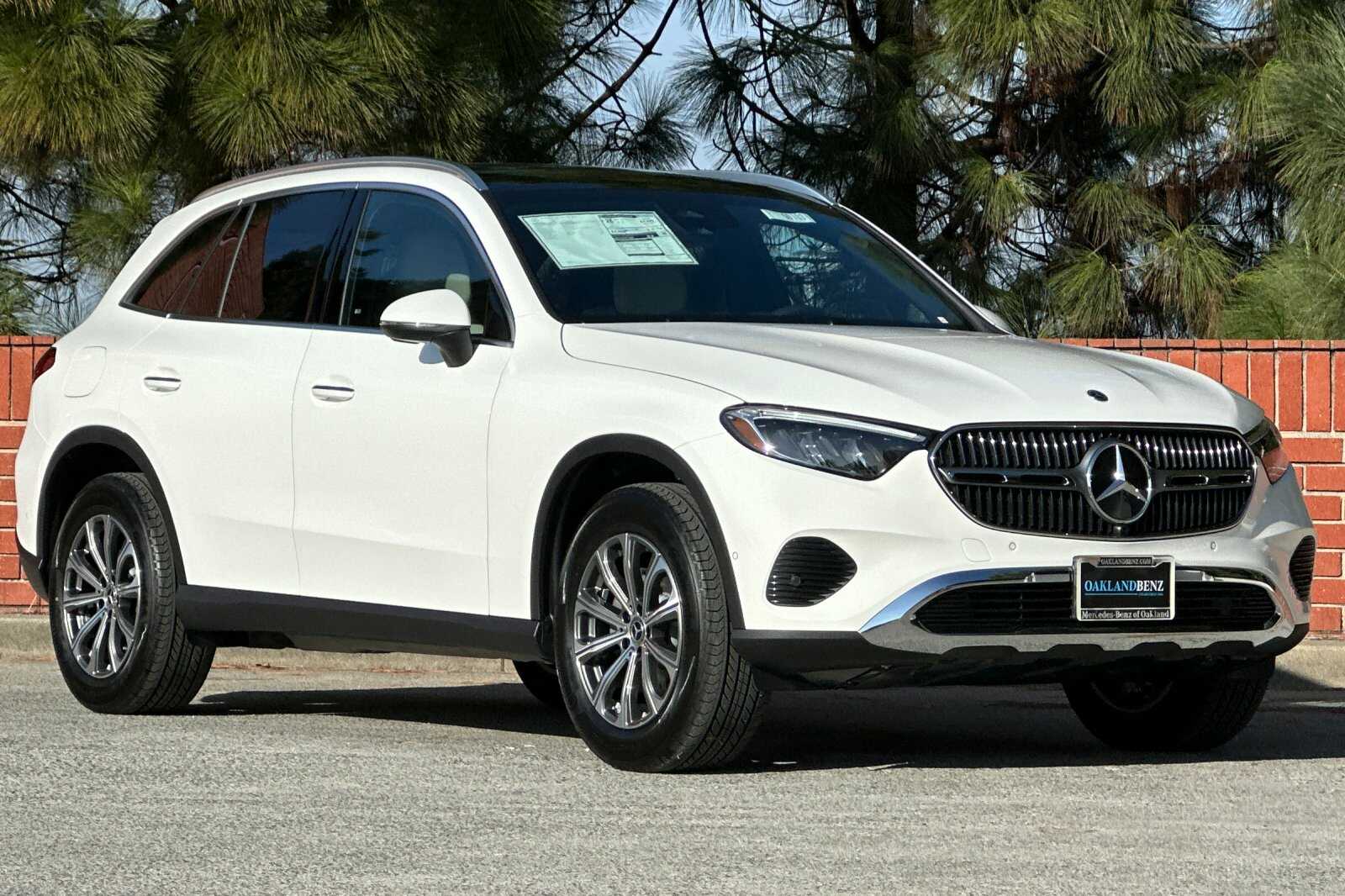 2026 Mercedes Benz GLC 300 4MATIC photo 2