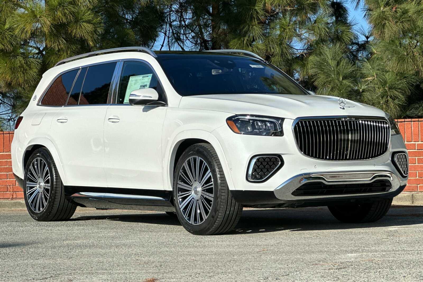 2026 Mercedes Benz GLS 600 4MATIC Maybach photo 2