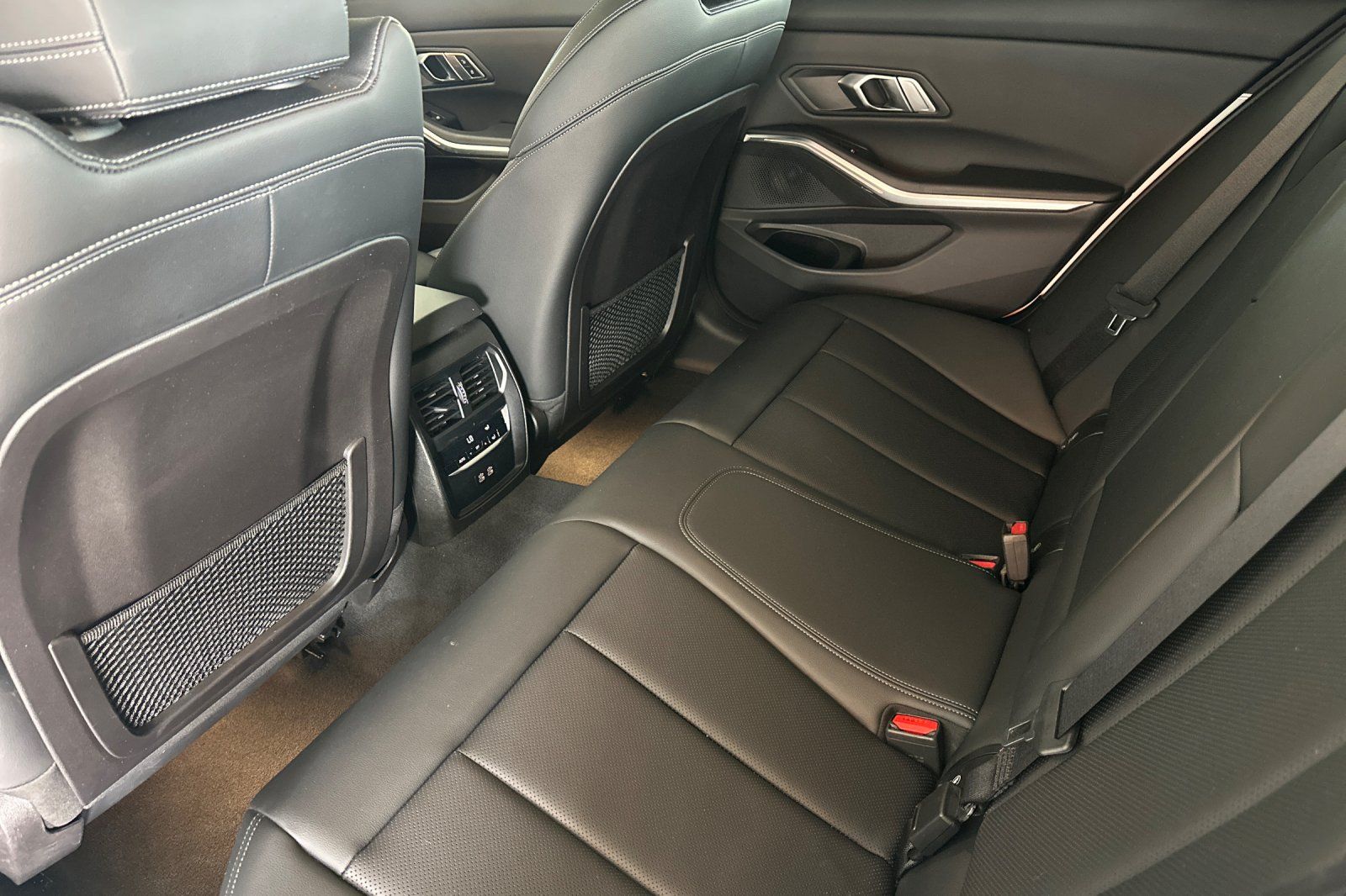 2023 BMW 3 Series 330i - Photo 14