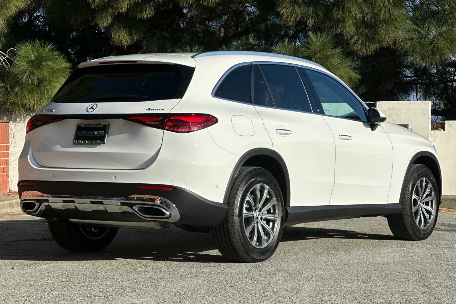 2026 Mercedes Benz GLC 300 4MATIC photo 2