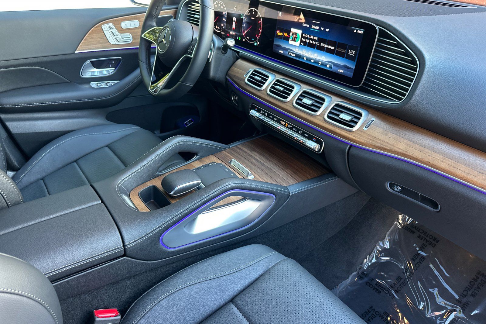 2025 Mercedes-Benz GLE GLE450 - Photo 16