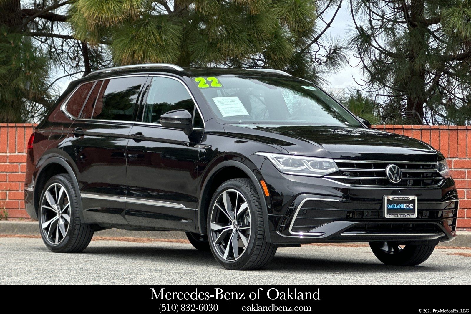 2022 Volkswagen Tiguan 2.0T SEL R-Line 4Motion's photo
