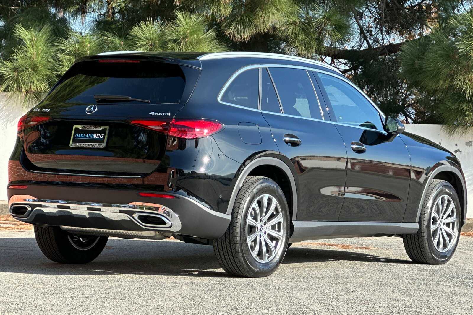 2026 Mercedes Benz GLC 300 4MATIC photo 2