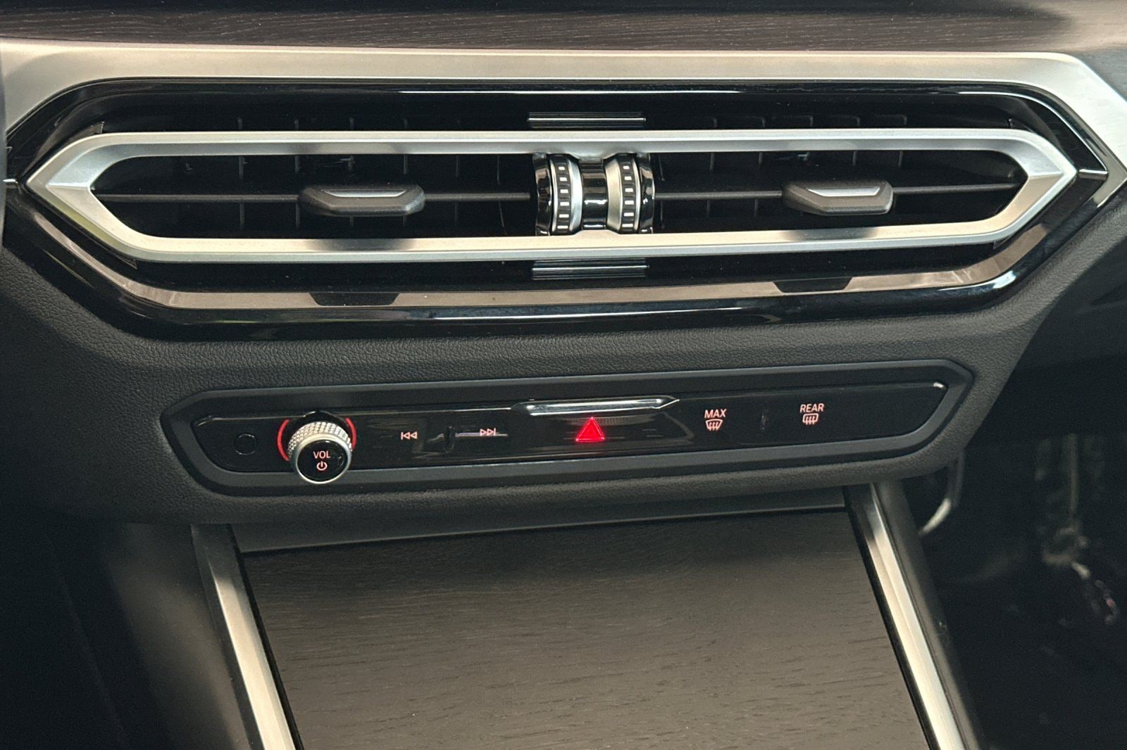 2023 BMW 3 Series 330i - Photo 25