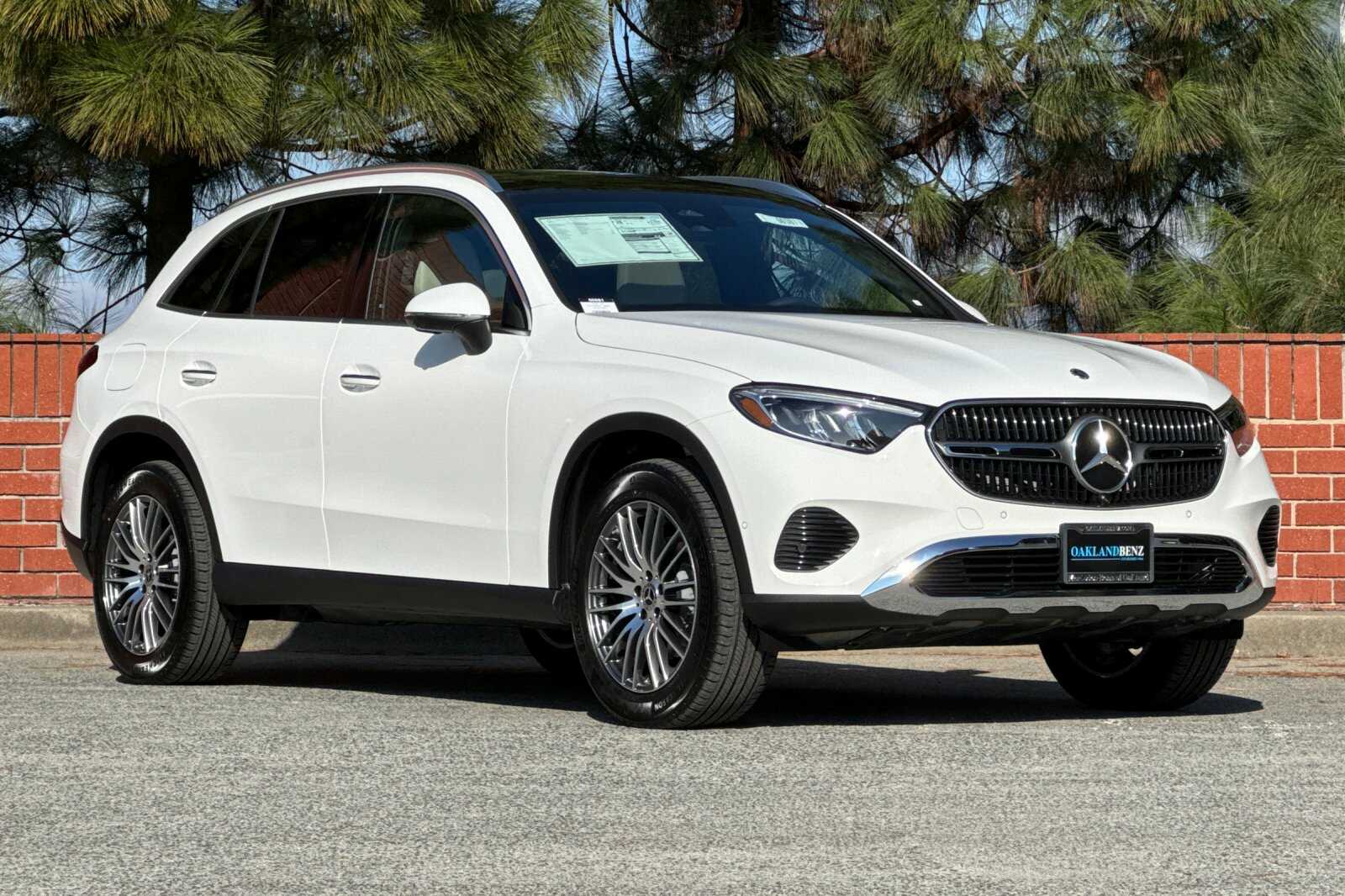 2026 Mercedes Benz GLC 300 4MATIC photo 2