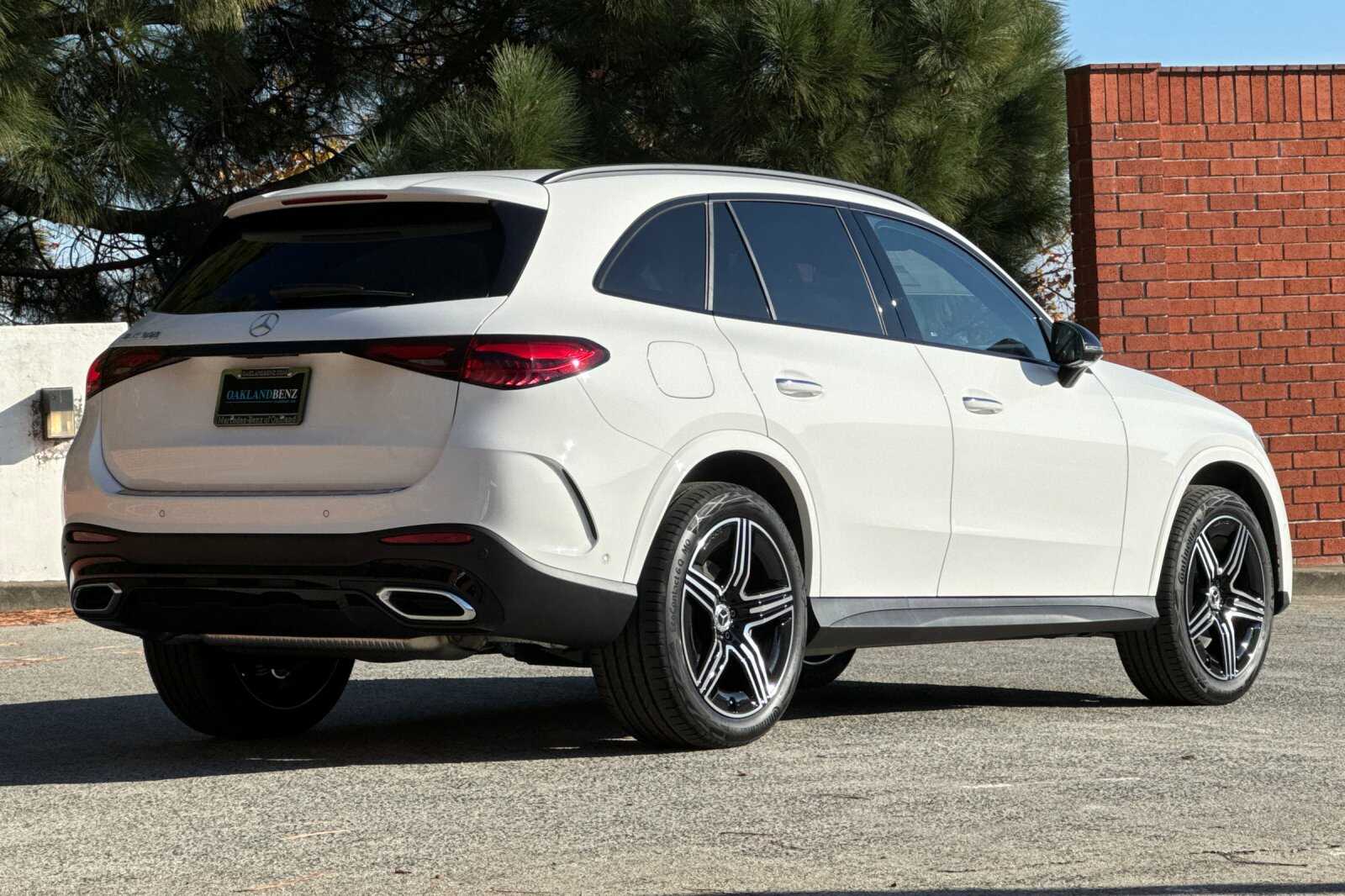 2026 Mercedes Benz GLC 300 photo 2