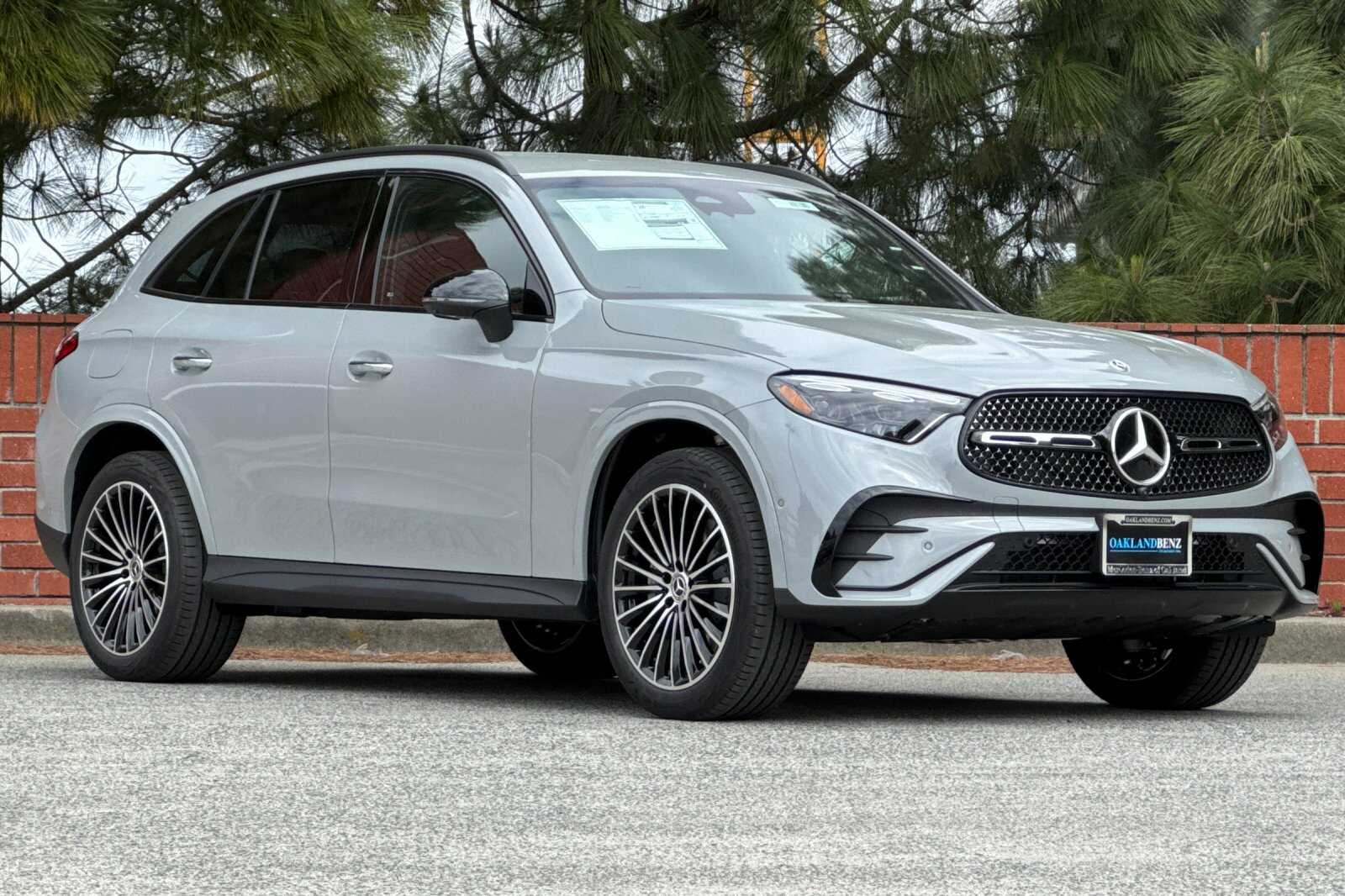 2025 Mercedes Benz GLC 300 4MATIC photo 2