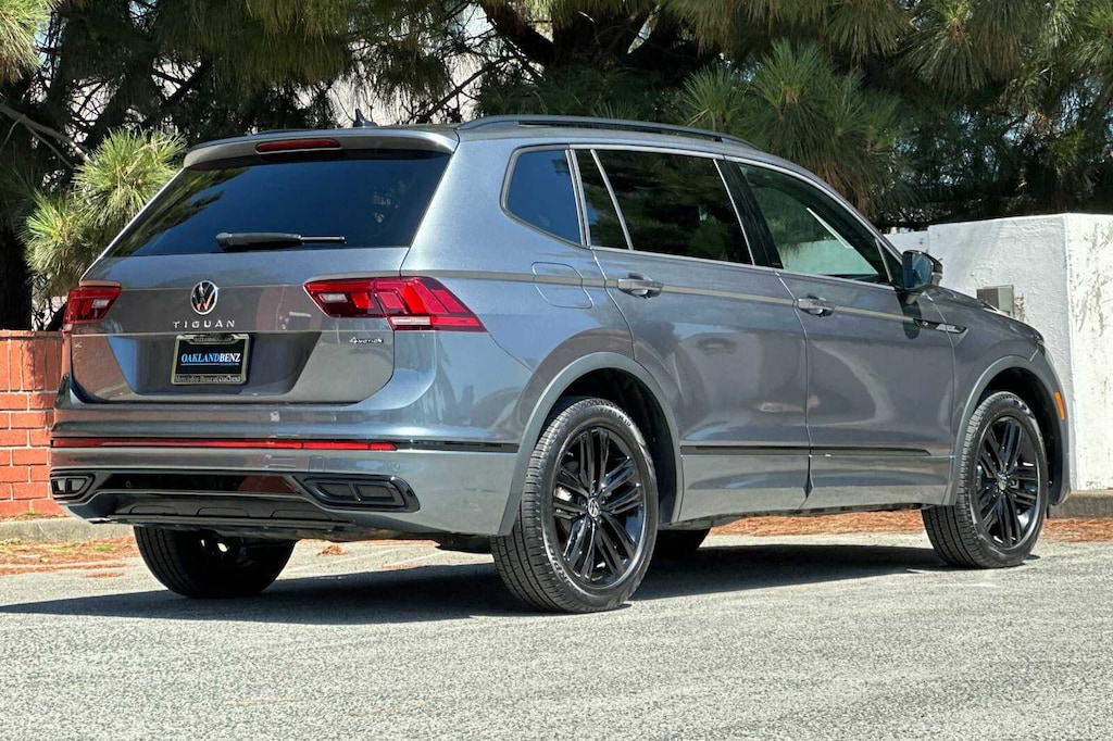 Used 2022 Volkswagen Tiguan 2.0T SE R-Line Black 4D Sport Utility SUV