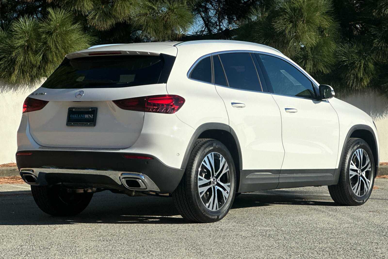 2025 Mercedes Benz GLA 250 photo 2