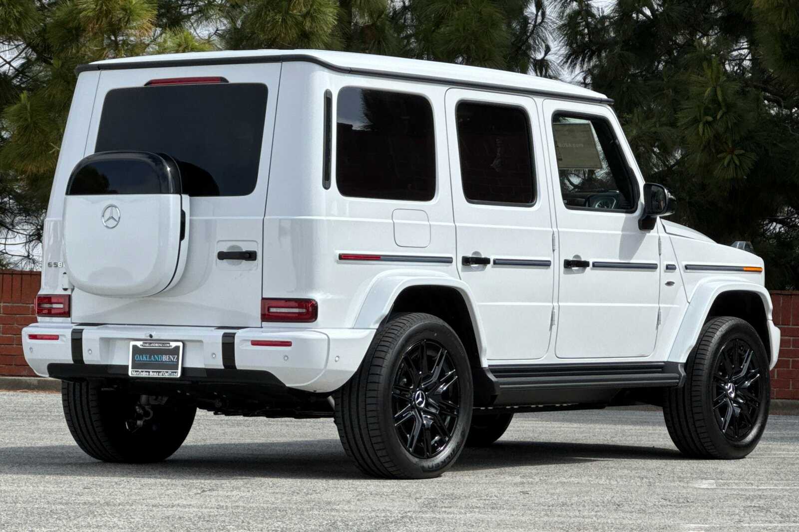 2025 Mercedes Benz G photo 4