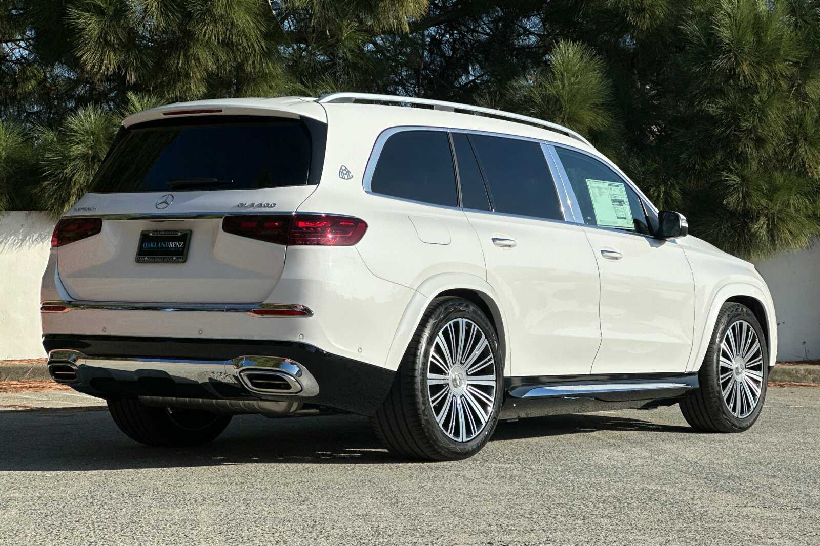 2026 Mercedes Benz GLS 600 4MATIC Maybach photo 4