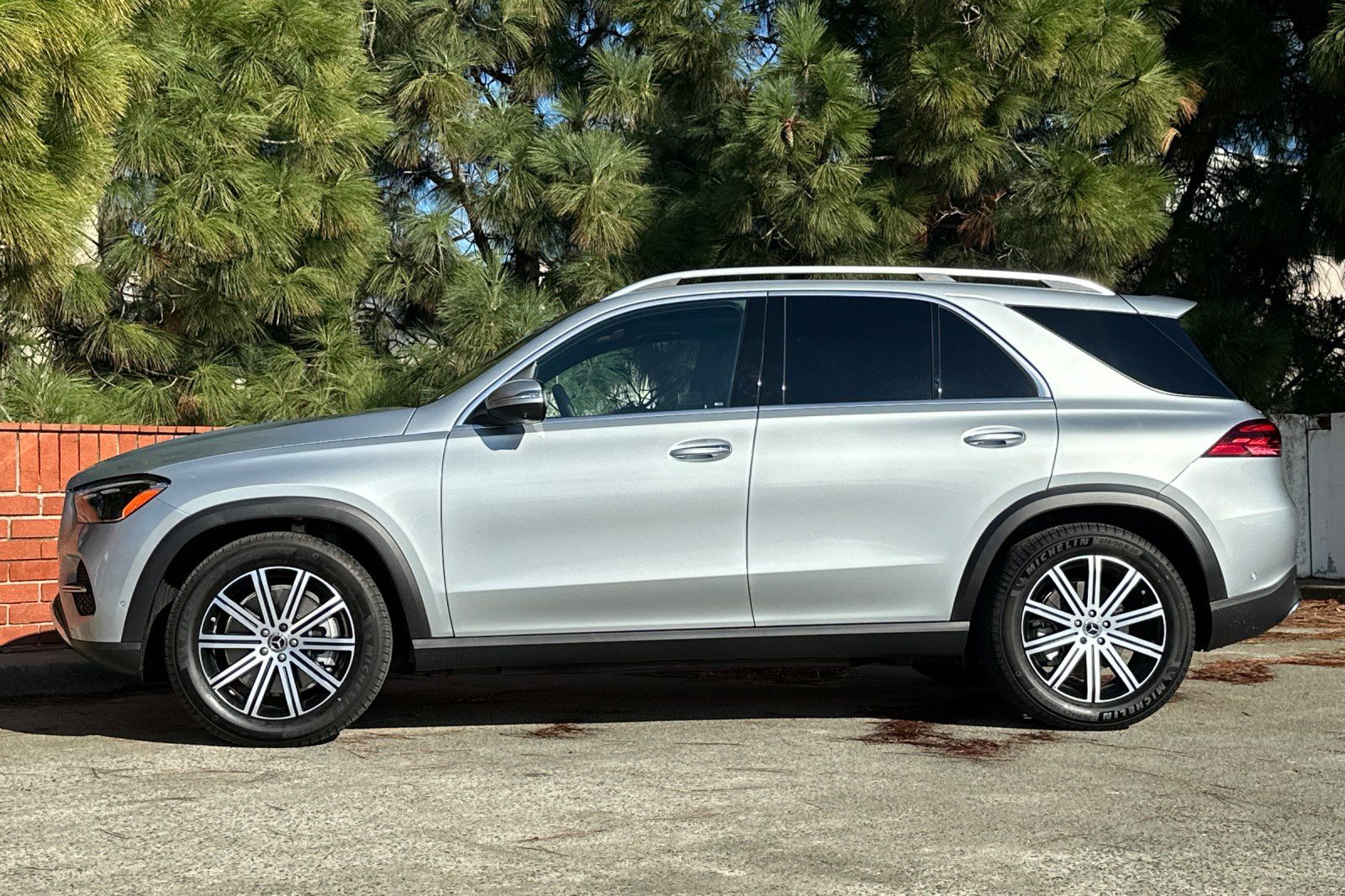 2025 Mercedes-Benz GLE GLE450 - Photo 7