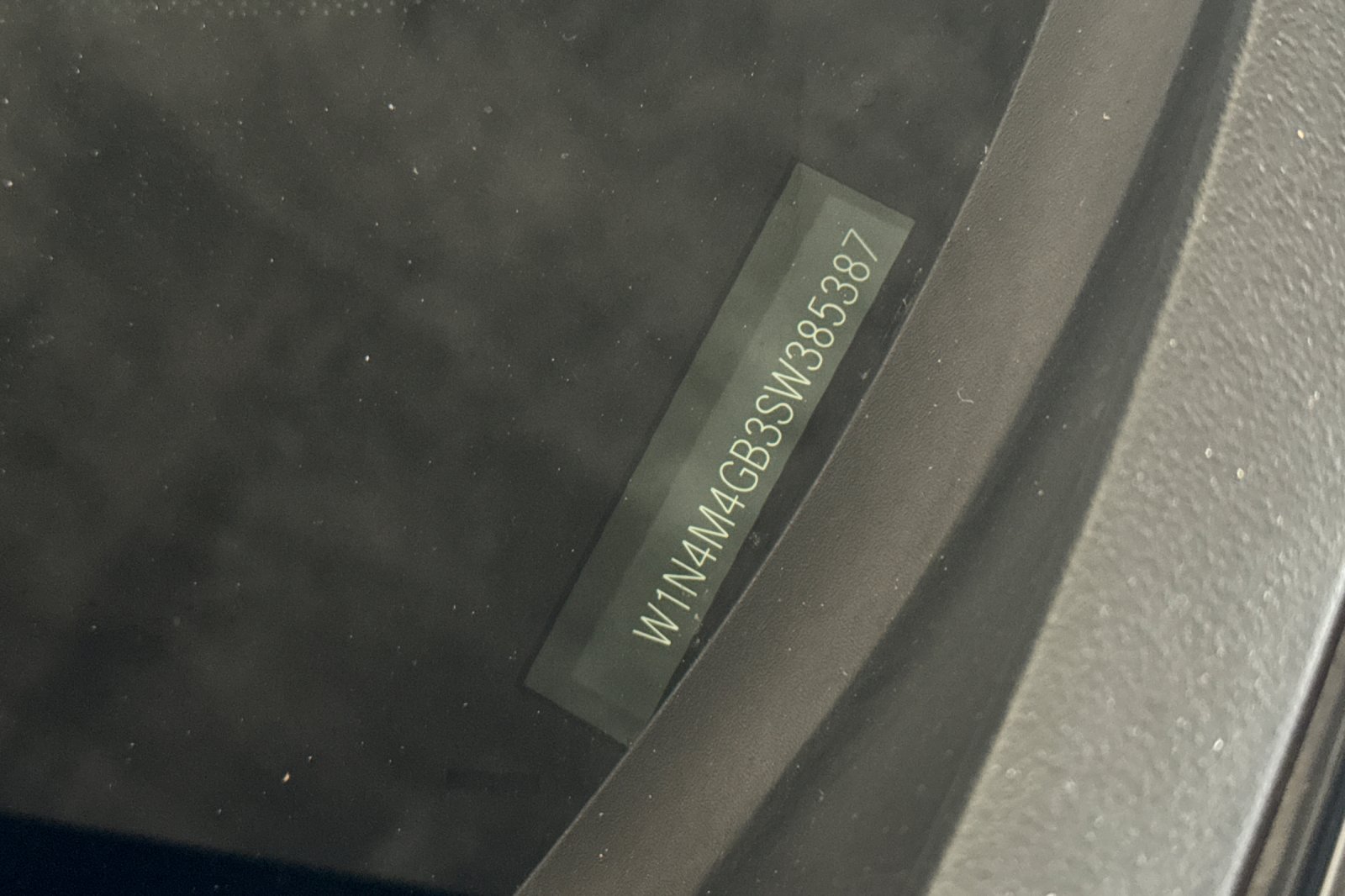 2025 Mercedes Benz GLB 250 photo 2