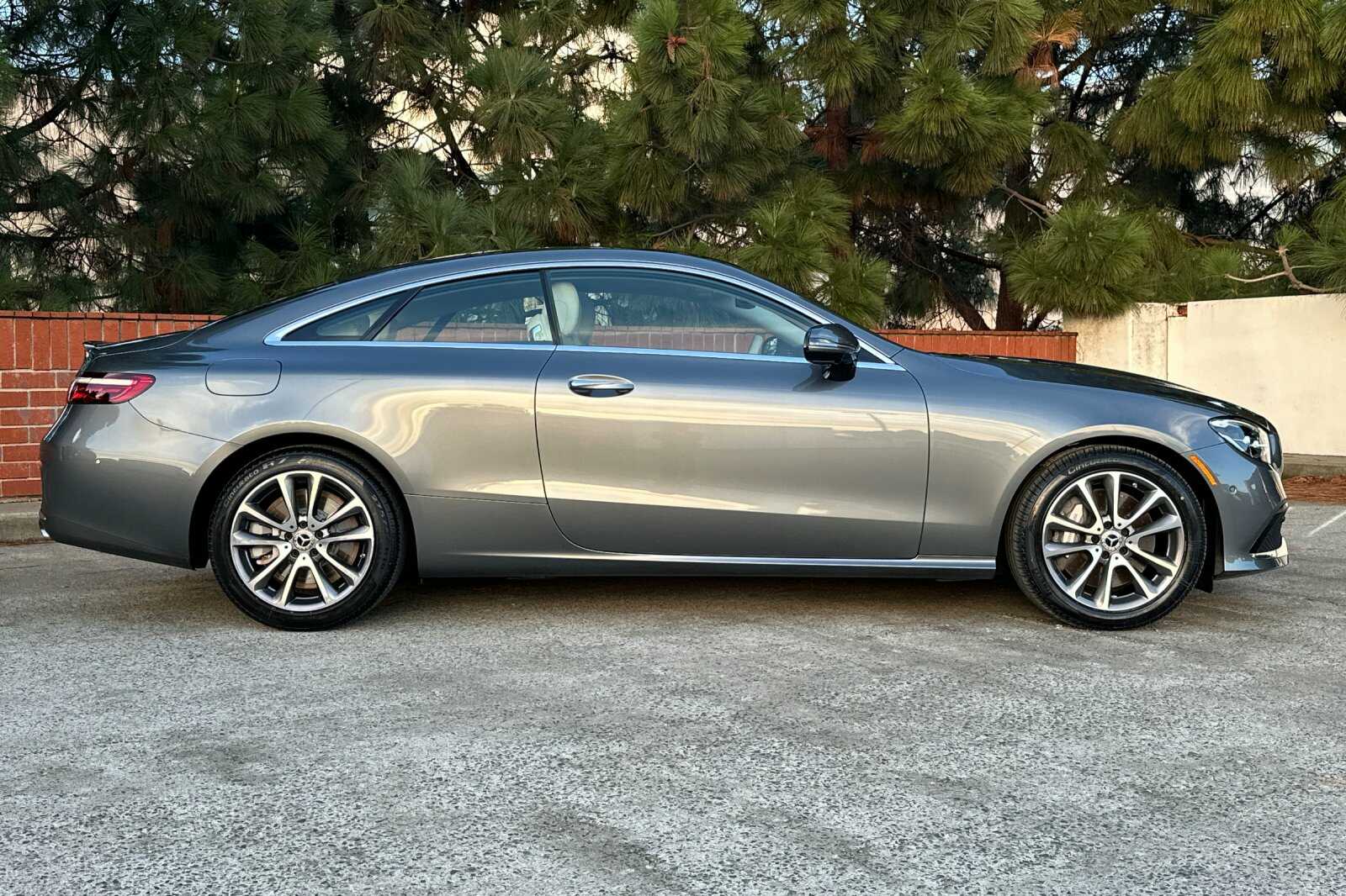 2023 Mercedes Benz E 450 Coupe photo 3