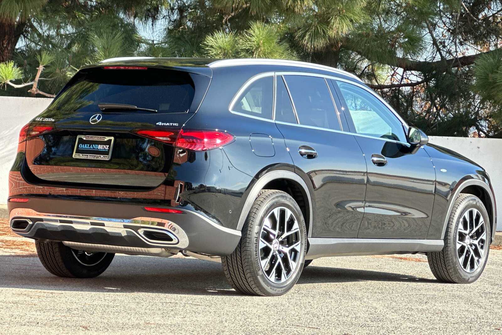 2025 Mercedes Benz GLC 350e 4MATIC photo 2