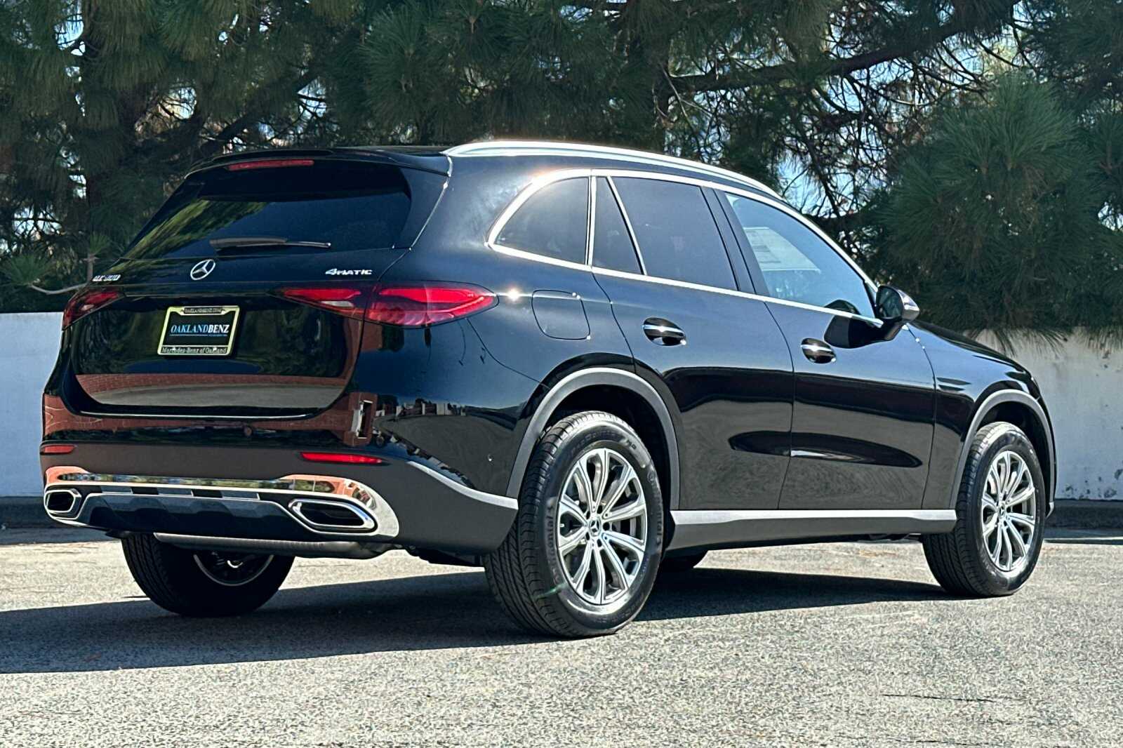 2026 Mercedes Benz GLC 300 4MATIC photo 2