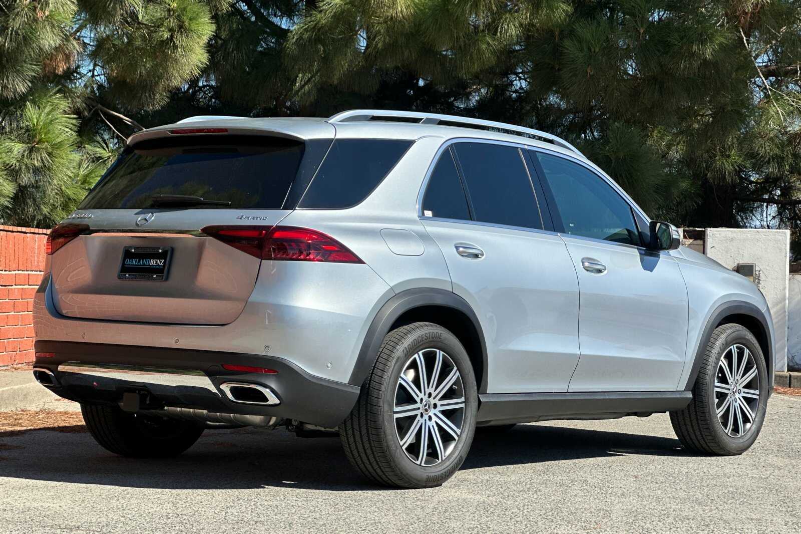 2026 Mercedes Benz GLE 450e 4MATIC photo 2