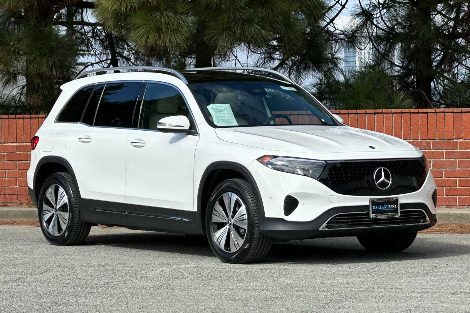 2024 Mercedes Benz EQB photo 2