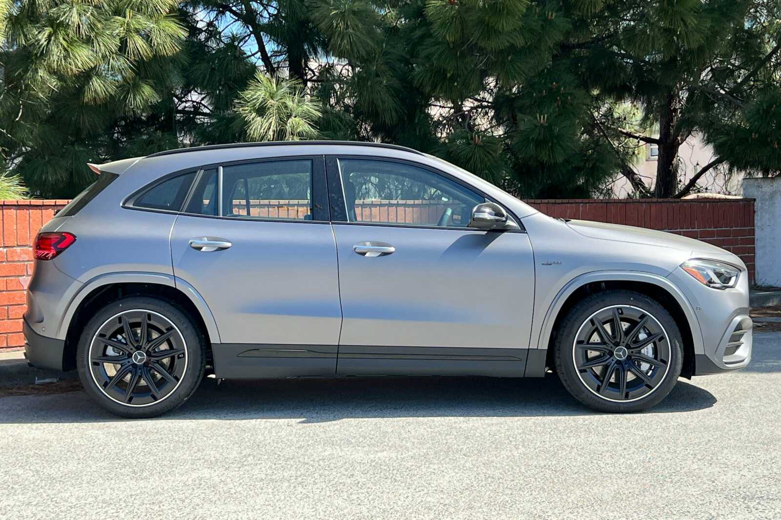2025 Mercedes Benz GLA AMG 35 4MATIC photo 4