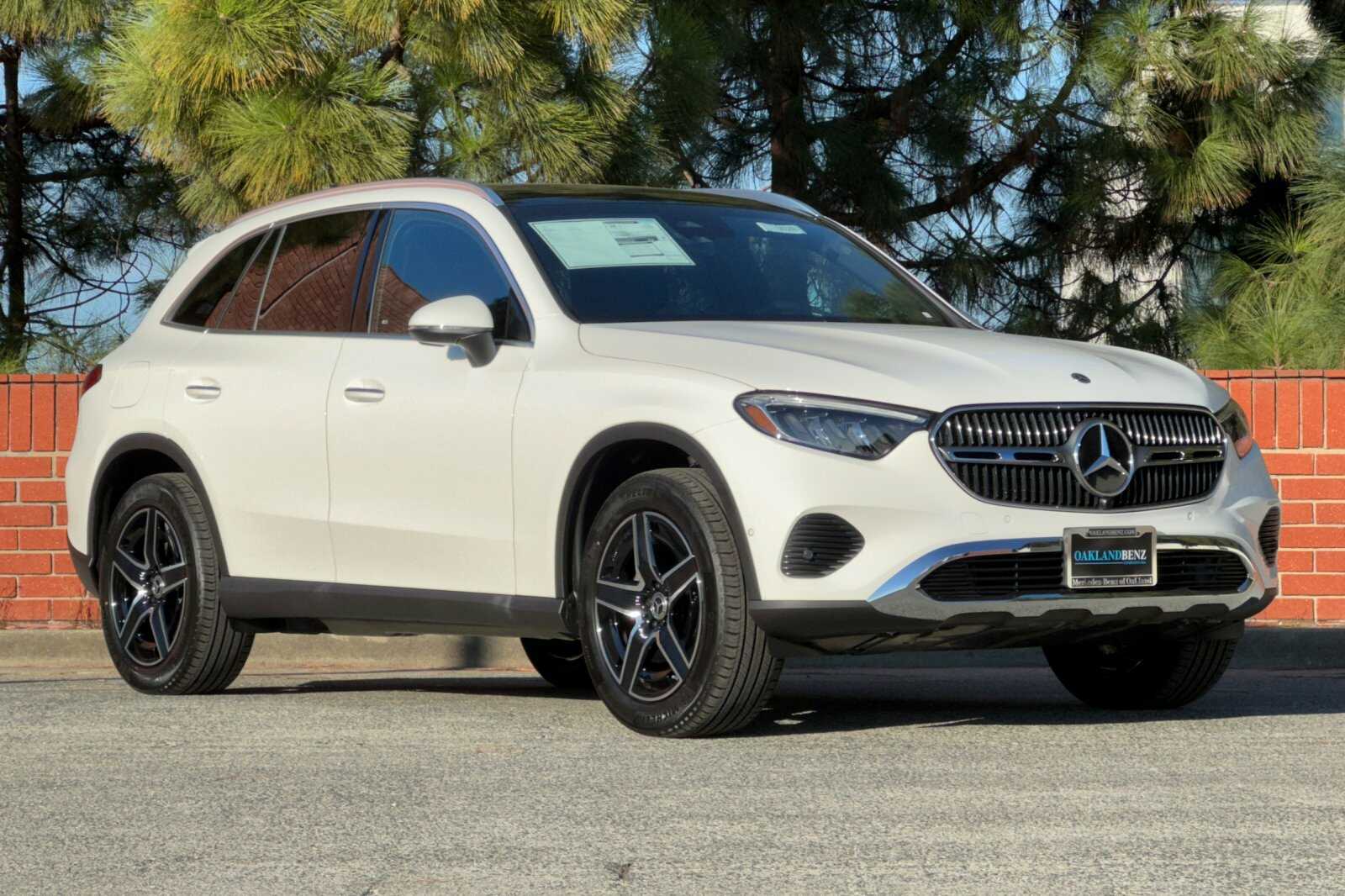 2026 Mercedes Benz GLC 300 4MATIC photo 2