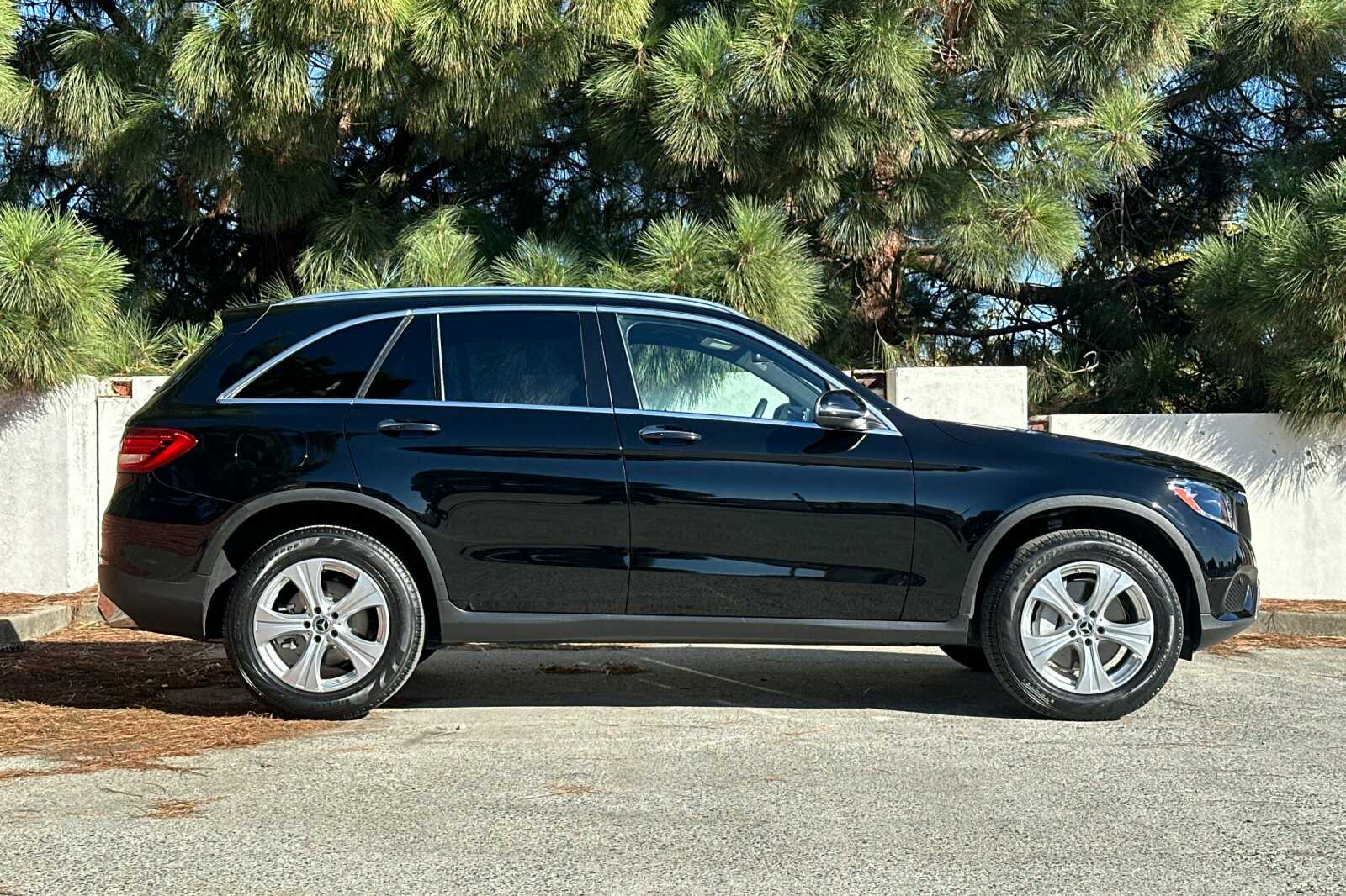2018 Mercedes Benz GLC 300 photo 3