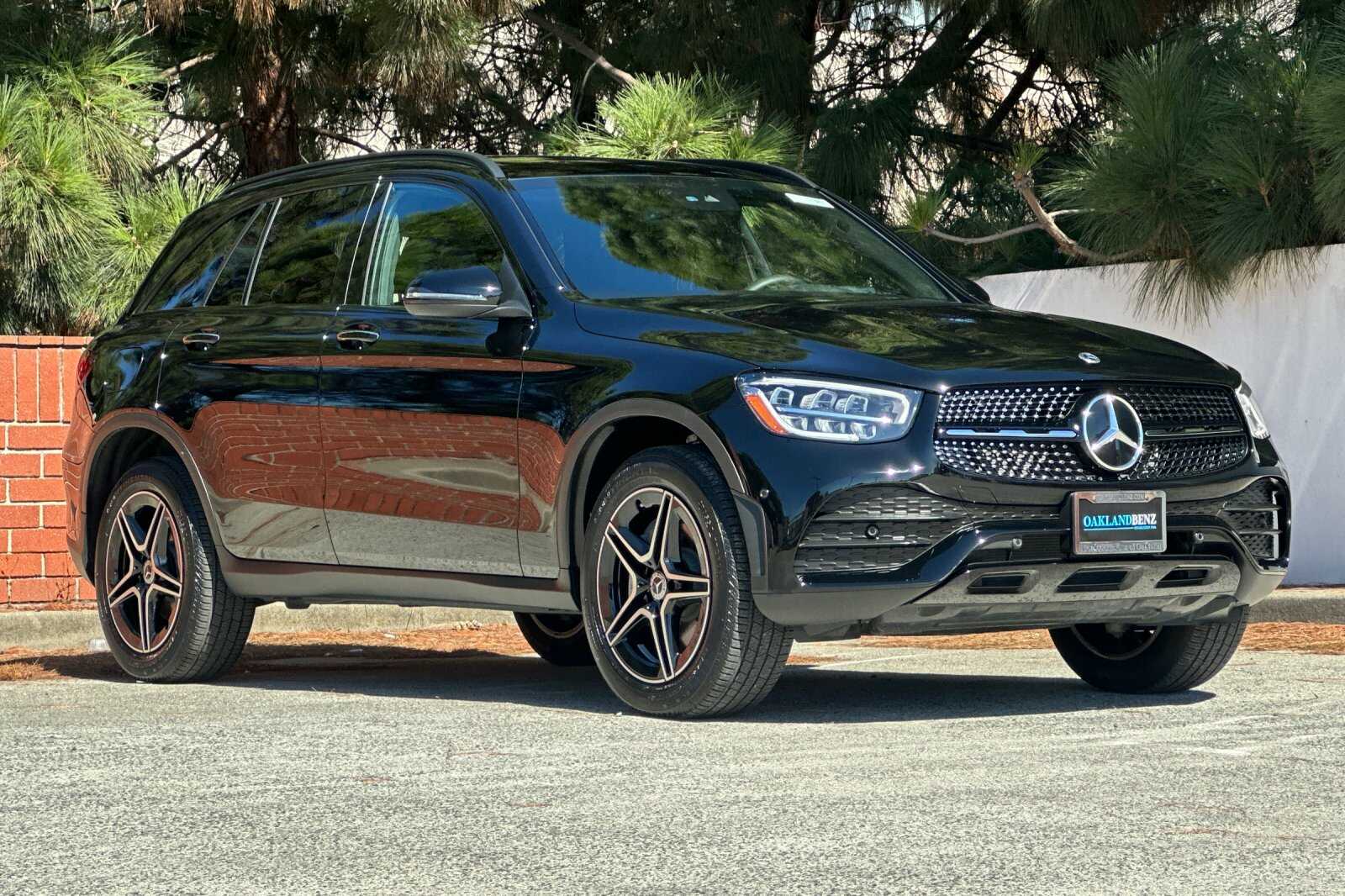 2022 Mercedes Benz GLC 300 photo 2